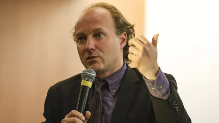 Rodrigo Agostinho, presidente do Ibama, durante o lançamento do Relatório Anual do Desmatamento no Brasil 2023, em 28/5/2024, que trás um raio-x do desmatamento brasileiro em diferentes recortes territoriais e fundiários (Foto Marcelo Camargo/Agência Brasil)