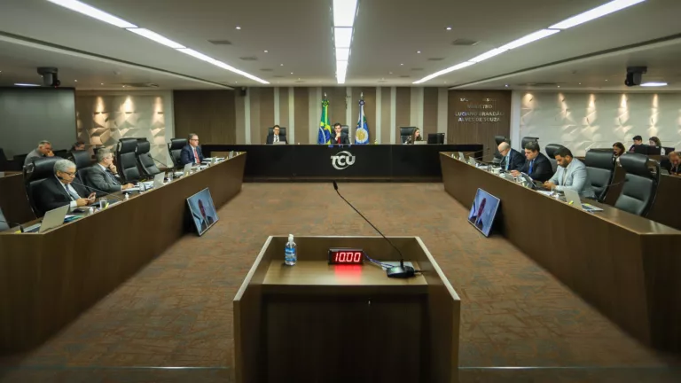 Sessão colegiada no Plenário do Tribunal de Contas da União, em 12/11/2024 (Foto Samuel Figueira/TCU) Sessão colegiada no Plenário do Tribunal de Contas da União, em 12/11/2024 (Foto Samuel Figueira/TCU)