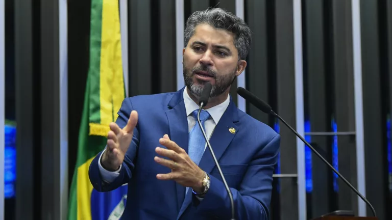 Marcos Rogério, à tribuna, discursa durante sessão plenária para votação de propostas, em 29 de abril de 2025 (Foto Marcos Oliveira/Agência Senado) Marcos Rogério, à tribuna, discursa durante sessão plenária para votação de propostas, em 29 de abril de 2025 (Foto Marcos Oliveira/Agência Senado)