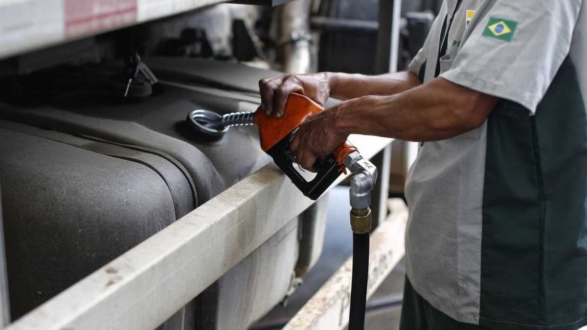 Importação de diesel despenca, mas saldo positivo afasta risco de apagão