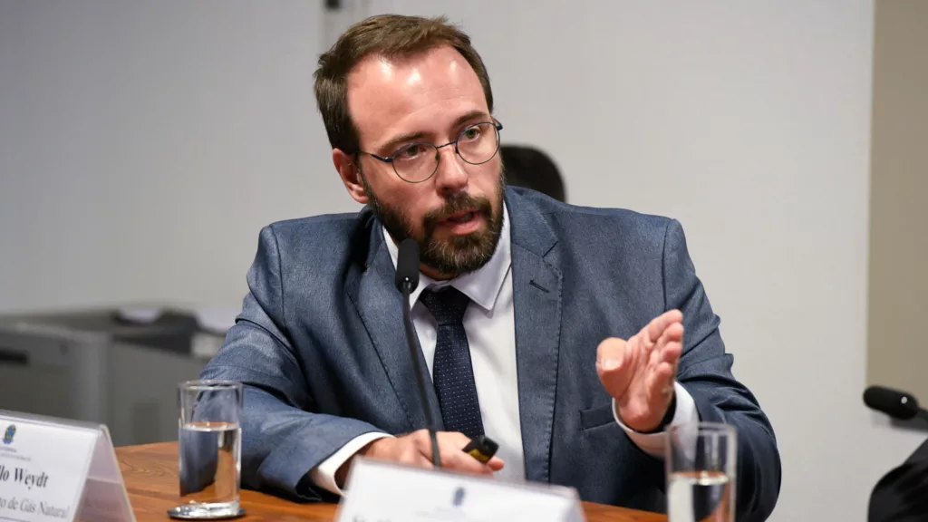 Diretor do Departamento de Gás Natural do MME, Marcello Weydt, defende Pacto pela Harmonização no setor de gás, durante reunião da CAE no Senado (Foto Jefferson Rudy/Agência Senado)
