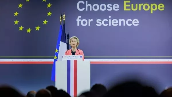 Ursula von der Leyen, presidente da Comissão Europeia, participa do evento "Escolha a Europa para a Ciência", na Sorbonne, em Paris (Foto EC Audiovisual Service) Ursula von der Leyen, presidente da Comissão Europeia, participa do evento "Escolha a Europa para a Ciência", na Sorbonne, em Paris (Foto EC Audiovisual Service)