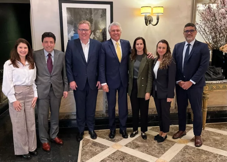 Governador de Goiás, Ronaldo Caiado, com o vice-presidente mundial de Relações Institucionais da Amazon, Shannon Kellogg