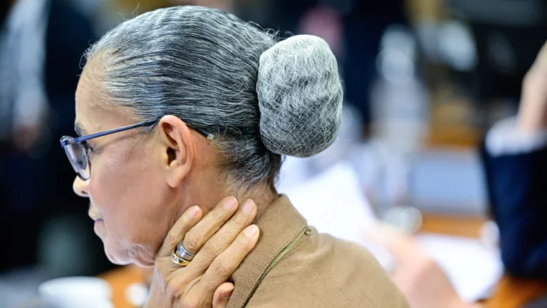 Ministra do MMA, Marina Silva, durante reunião da CI no Senado, em 27 de maio de 2025, sobre a possível criação de uma unidade de conservação marinha na Região Norte (Foto Geraldo Magela/Agência Senado)