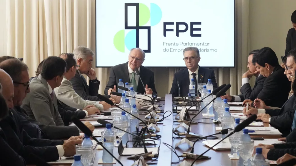 Vice-presidente e ministro do MDIC, Geraldo Alckmin, durante reunião/almoço da Frente Parlamentar do Empreendedorismo, em Brasília, em 6 de maio de 2024 (Foto Cadu Gomes/VPR)