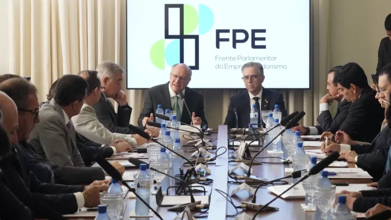 Vice-presidente e ministro do MDIC, Geraldo Alckmin, durante reunião/almoço da Frente Parlamentar do Empreendedorismo, em Brasília, em 6 de maio de 2024 (Foto Cadu Gomes/VPR)