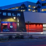 Fachada de loja da Tesla em Los Angeles, no estado da Califórnia/EUA (Foto Flickr Tesla Motors Image Library)