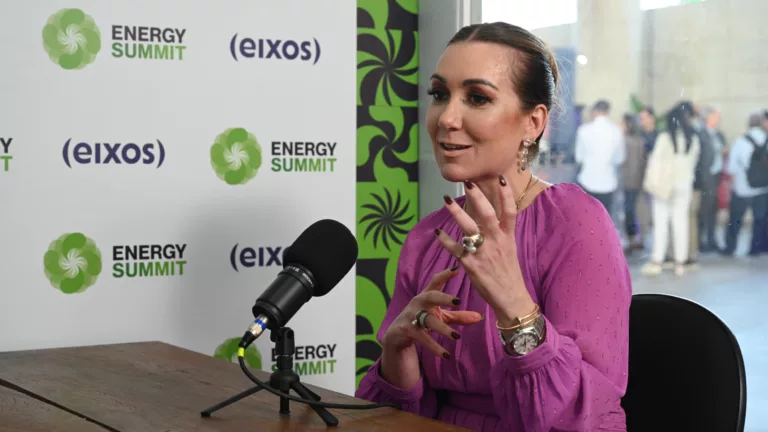 Fernanda Delgado l CEO da ABIHV durante entrevista ao estúdio eixos
