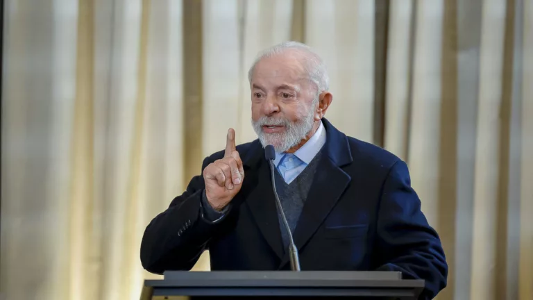 Lula durante entrevista coletiva à imprensa em Moscou, capital russa, em 10 de maio de 2025 (Foto Ricardo Stuckert/PR)