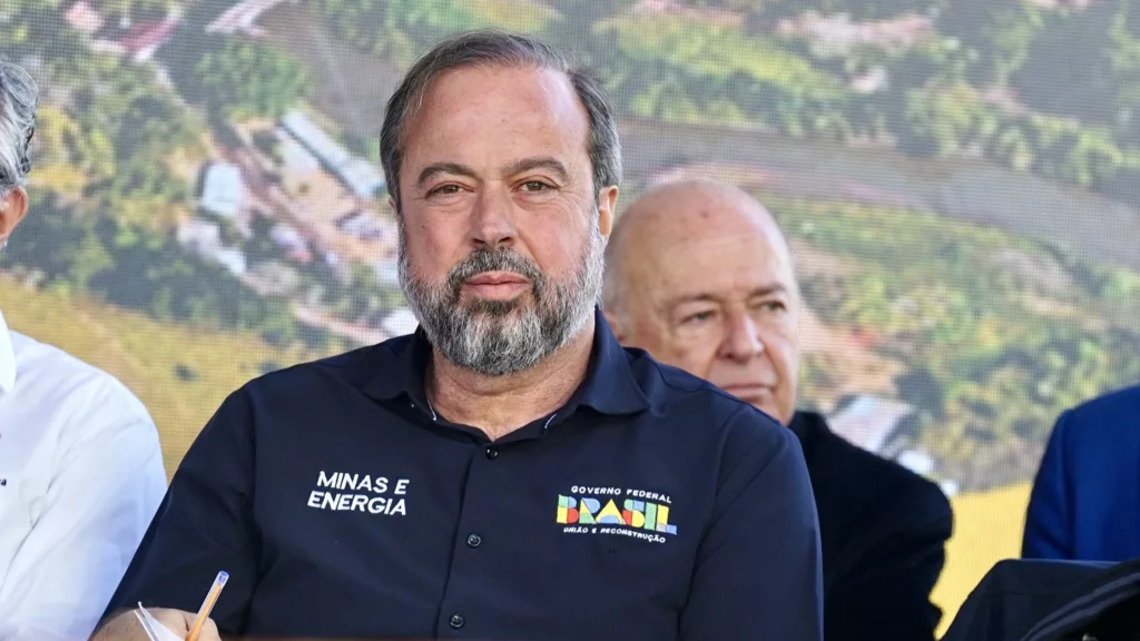 Alexandre Silveira durante cerimônia de celebração dos avanços do Novo Acordo Rio Doce, em Mariana (MG), em 12 de junho de 2025 (Foto Tauan Alencar/MME)