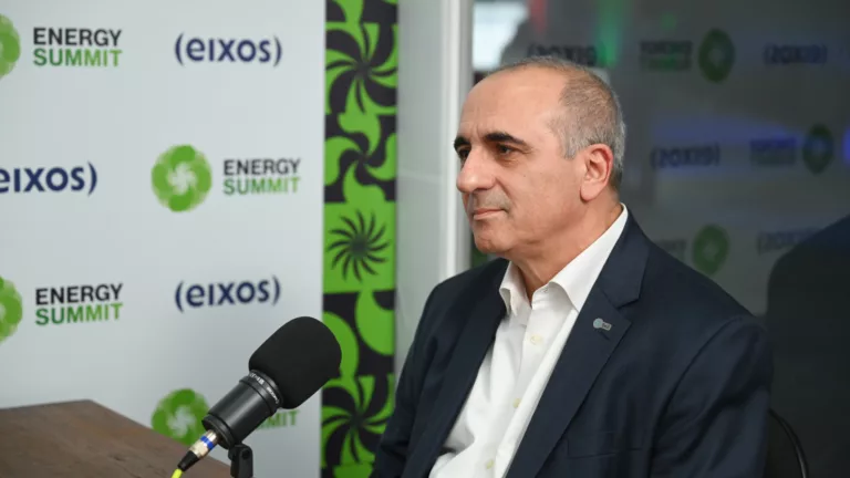 Camilo Adas, diretor de Estratégia e Transição Energética da Be8 Energy no estúdio eixos Camilo Adas, diretor de Estratégia e Transição Energética da Be8 Energy no estúdio eixos