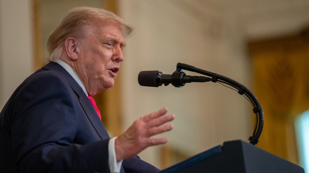 Donald Trump discursa em evento para promover lei orçamentária ‘grande e bela’ de sua administração, na Sala Leste da Casa Branca, em 26 de junho de 2025 (Foto Gabriel B Kotico/Oficial Casa Branca)