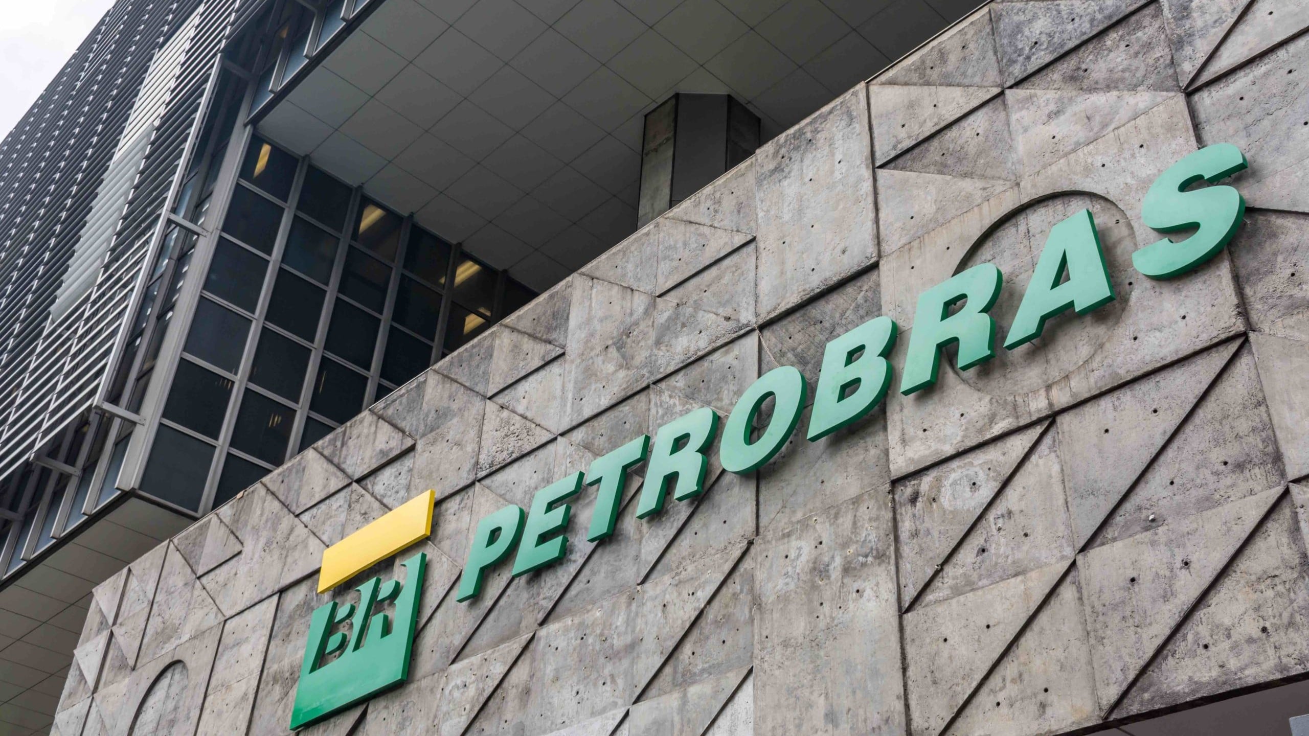 Petrobras fecha contrato para perfuração de poços em piloto de CCS no RJ