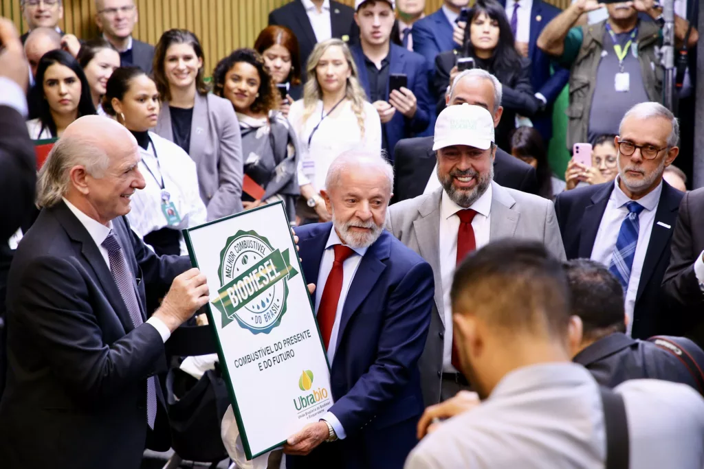 Lula na cerimônia que sacramentou o E30 (etanol) e B15 (biodiesel), após o CNPE de 25/06/2025 (Tauan Alencar)