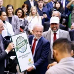 Lula na cerimônia que sacramentou o E30 (etanol) e B15 (biodiesel), após o CNPE de 25/06/2025 (Tauan Alencar)