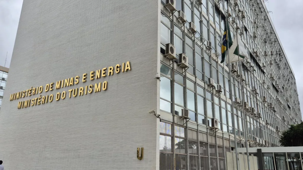 Fachada lateral do Ministério de Minas e Energia e Ministério do Turismo (Foto agência eixos)
