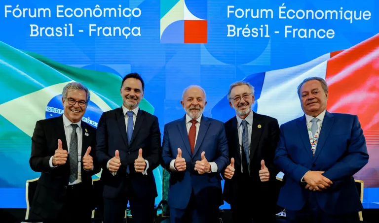 Brasil e França firmaram acordos em hidrogênio verde e corredores marítimos sustentáveis durante visita de Estado (Foto: Ricardo Stuckert/PR) Brasil e França firmaram acordos em hidrogênio verde e corredores marítimos sustentáveis durante visita de Estado (Foto: Ricardo Stuckert/PR)