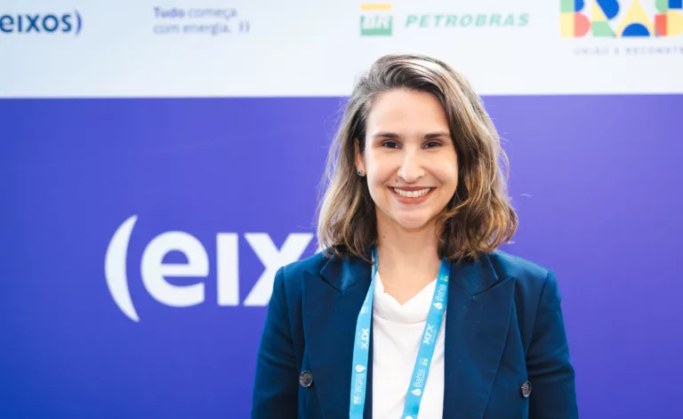 Luisa Franca, diretora de Desenvolvimento de Negócios da TAG, concede entrevista à agência eixos na Bahia Oil & Gas Energy 2025 (Foto: Rodrigo Teixeira/eixos)