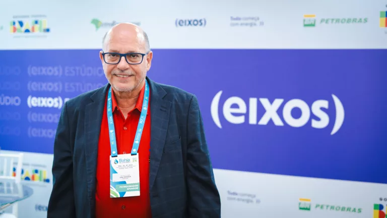 Presidente da Bahiagás, Luiz Gavazza, concede entrevista à agência eixos na Bahia Oil & Gas Energy 2025 (Foto: Rodrigo Teixeira/eixos) Presidente da Bahiagás, Luiz Gavazza, concede entrevista à agência eixos na Bahia Oil & Gas Energy 2025 (Foto: Rodrigo Teixeira/eixos)