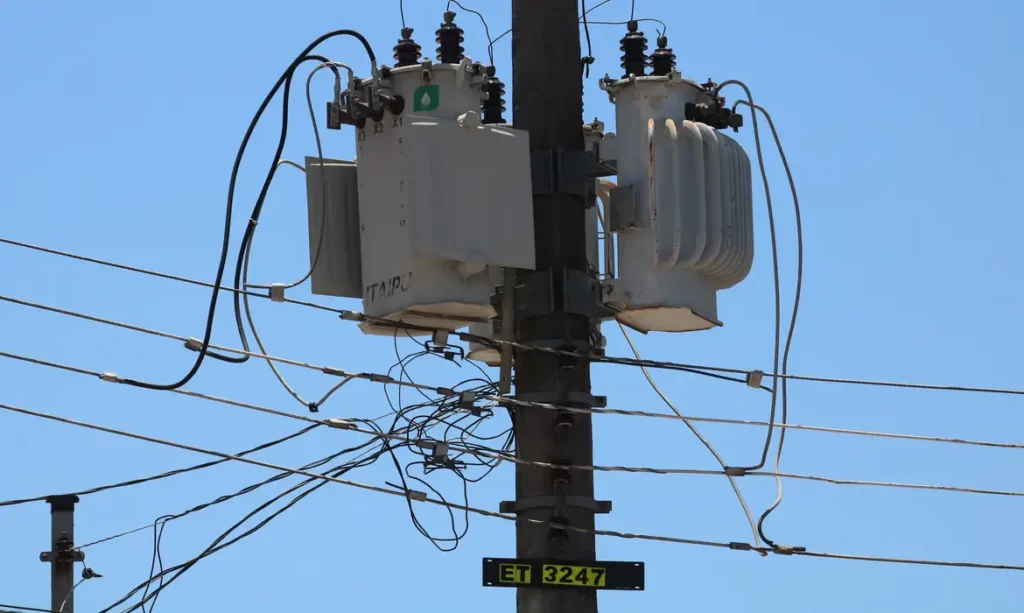 Rede de energia elétrica (Foto: Rovena Rosa/Agência Brasil)