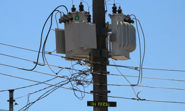 Rede de energia elétrica (Foto: Rovena Rosa/Agência Brasil)