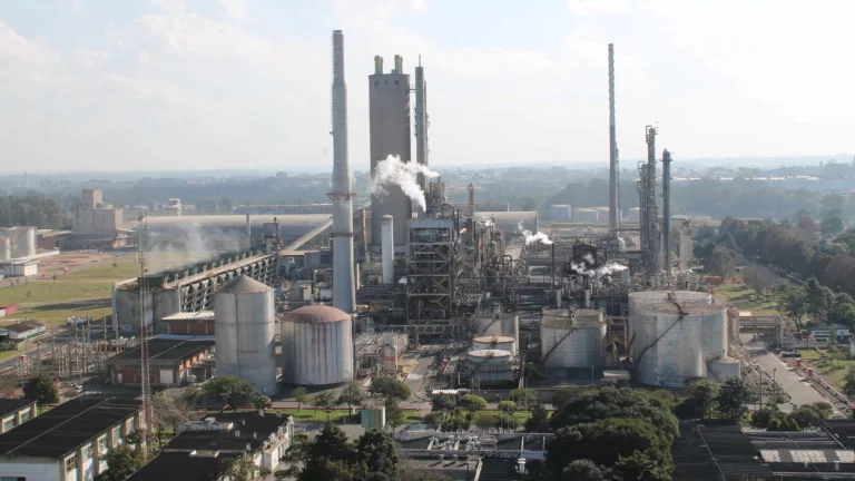 Vista das instalações da Araucária Nitrogenados (Ansa), no Paraná (Foto Agência Petrobras)