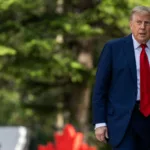 Donald Trump é recebido durante cerimônia de boas-vindas da Cúpula do G7 em Kananaskis, Canadá, em 16 de junho de 2025 (Foto Daniel Torok/Casa Branca)