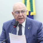 Arnaldo Jardim durante reunião da Comissão de Minas e Energia (CME) na Câmara, em 19 de junho de 2024 (Foto Vinicius Loures/Câmara dos Deputados)