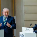 Presidentes Lula e Emmanuel Macron, da França, durante declaração conjunta à imprensa, em Paris, em 5 de junho de 2025 (Foto Ricardo Stuckert/PR)
