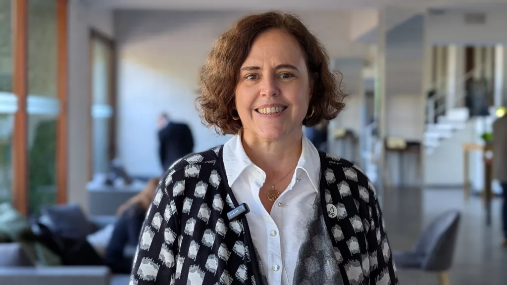 Sylvie D'Apote, diretora de Gás do IBP, concede entrevista ao estúdio eixos no Midstream & Gas Day 2025, em Buenos Aires (Foto: eixos) Sylvie D'Apote, diretora de Gás do IBP, concede entrevista ao estúdio eixos no Midstream & Gas Day 2025, em Buenos Aires (Foto: eixos)