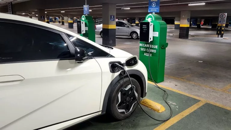 São Paulo concentra um terço dos veículos elétricos do Brasil, aponta levantamento