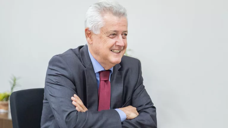 Rodrigo Rollemberg, então secretário de Economia Verde do MDIC, concede entrevista à agência eixos (Foto Vitor Avila/eixos)