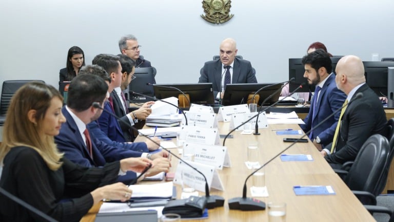 Alexandre de Moraes realiza audiência de conciliação sobre decretos que tratam do IOF, em 15 de julho de 2025 (Foto Antonio Augusto/STF) Alexandre de Moraes realiza audiência de conciliação sobre decretos que tratam do IOF, em 15 de julho de 2025 (Foto Antonio Augusto/STF)