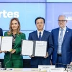 Assinatura de acordo ferroviário entre Brasil e China, em 7 de julho de 2025 (Fotos Michel Corvelo/MT)