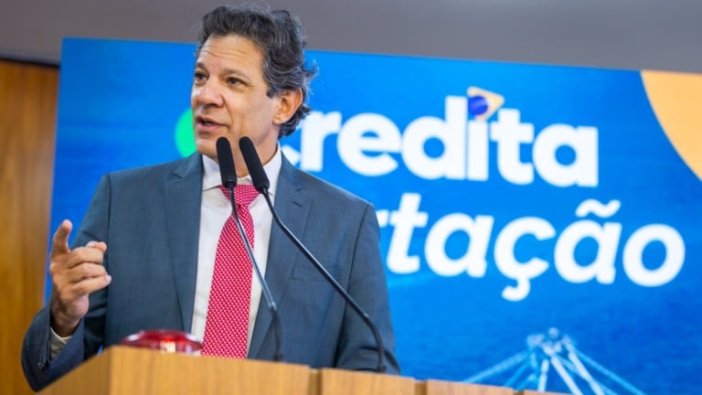 Fernando Haddad discursa durante sanção e regulamentação do Programa Acredita Exportação, em 28 de julho de 2025 (Foto Diogo Zacarias/MF)