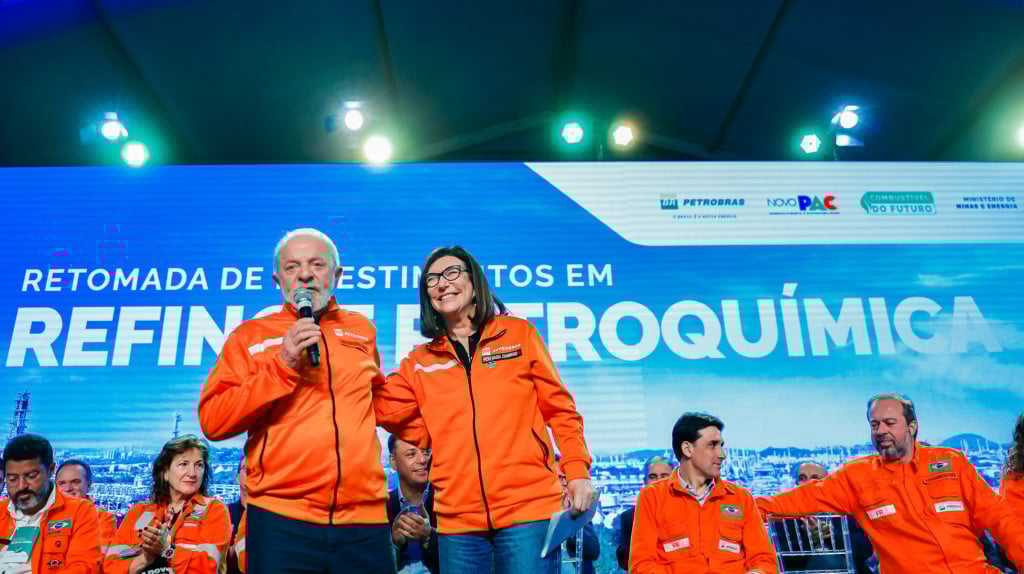 Presidente da República, Luiz Inácio Lula da Silva, e CEO da Petrobras, Magda Chambriard, durante Cerimônia de Anúncio de Investimentos da Petrobras em Refino e Petroquímica no Rio de Janeiro. Refinaria Duque de Caxias (REDUC), Duque de Caxias - RJ. Foto: Ricardo Stuckert / PR