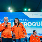 Presidente da República, Luiz Inácio Lula da Silva, e CEO da Petrobras, Magda Chambriard, durante Cerimônia de Anúncio de Investimentos da Petrobras em Refino e Petroquímica no Rio de Janeiro. Refinaria Duque de Caxias (REDUC), Duque de Caxias - RJ. Foto: Ricardo Stuckert / PR