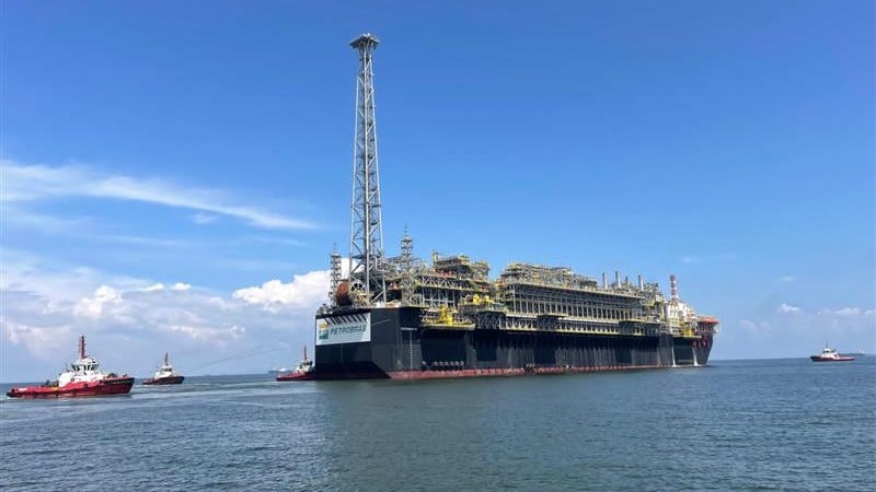 Navio-plataforma FPSO P-78 no estaleiro Benoi, em Singapura (Foto Agência Petrobras)