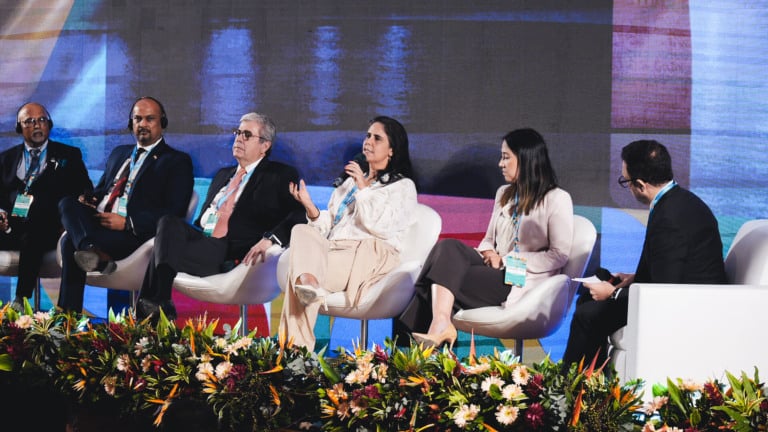 Diretora de Descarbonização e Mudança Climática da Petrobras, Viviana Coelho, fala durante o Fórum Econômico Brasil-Índia, no contexto da Cúpula do Brics, no Rio, em 7 de julho de 2025 (Foto Michelle Fioravanti/CNI)