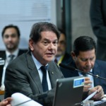 Senador Cid Gomes (PSB/CE) apresentou substitutivo ao projeto original, que fazia frente à eletrificação de frotas públicas. Foto: Geraldo Magela/Agência Senado