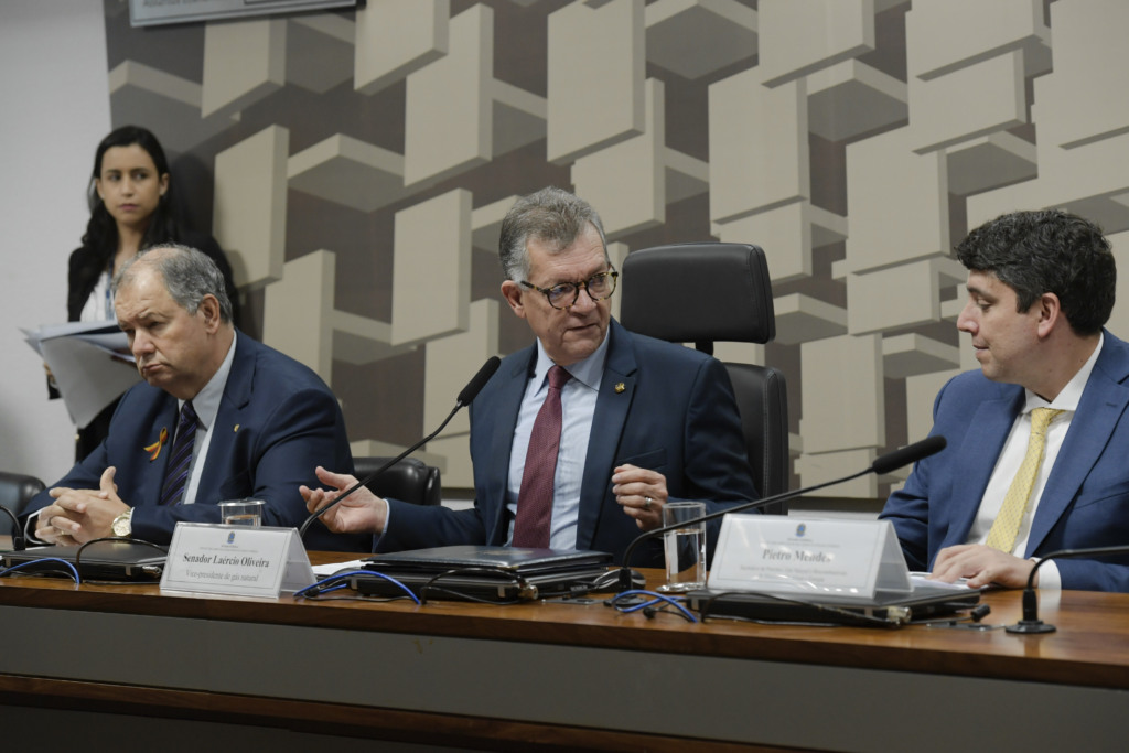 Deputado Alceu Moreira (MDB-RS), senador Laércio Oliveira (PP-SE) e Pietro Mendes. Foto: Saulo Cruz/Agência Senado