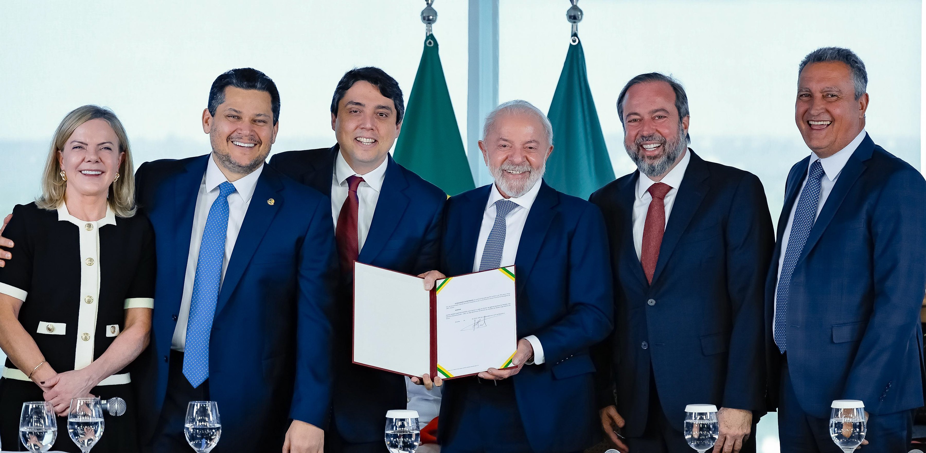 Lula nomeia diretores da ANP e Aneel