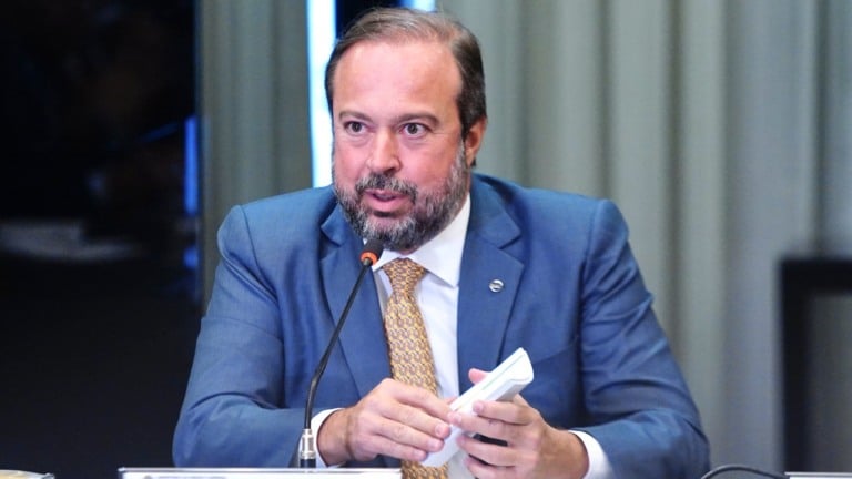 Disputa pelo gás natural da União chega ao Congresso Disputa pelo gás natural da União chega ao Congresso