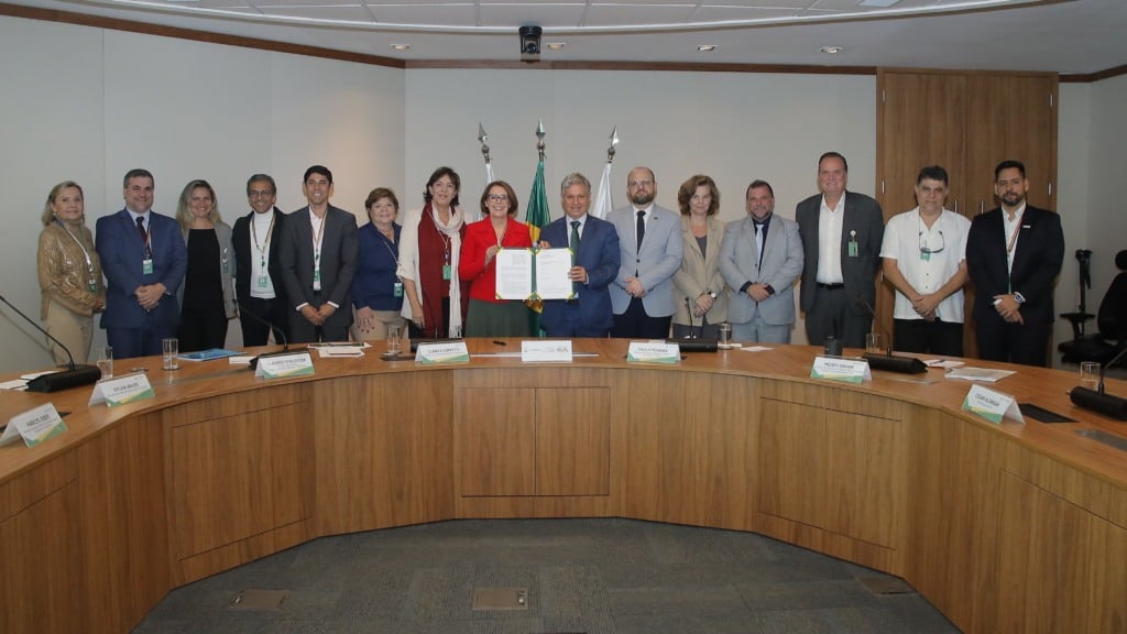 Assinatura com o Ministério do Desenvolvimento Agrário e Agricultura Familiar celebra adesão da Petrobras ao Programa Nacional de Florestas Produtivas (Foto Kassiana Dias/Agência Petrobras)