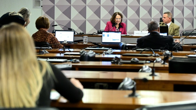 Audiência da CDH que aprovou PL 6050-2023, autorizando a exploração de atividades econômicas em terras indígenas, em 13 de agosto de 2025 (Foto Geraldo Magela/Agência Senado)