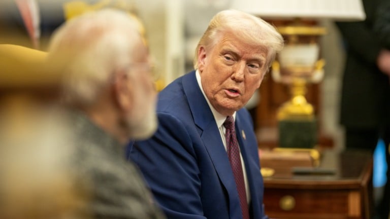 Donald Trump durante reunião bilateral com o primeiro-ministro da Índia, Narendra Modi, no Salão Oval da Casa Branca, em 13 de fevereiro de 2025 (Foto Oficial Casa Branca)