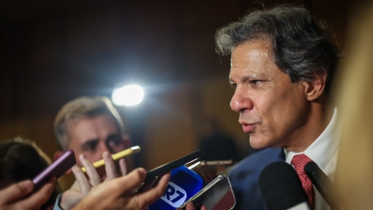 Fernando Haddad fala à imprensa durante evento na USP, em 20 de setembro de 2024 (Foto Diogo Zacarias/Ministério da Fazenda)