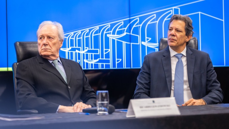 Lewandowski e Haddad durante coletiva sobre operações da PF e Receita contra o crime organizado no setor de combustíveis, em 28 de agosto de 2025 (Foto Diogo Zacarias/MF)