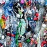 Tarifas favorecem plásticos e deixam substitutos sustentáveis à deriva (Foto: Hans/Pixabay)