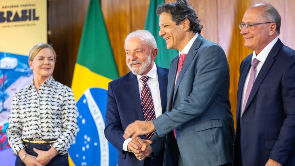 Haddad diz que tratou com Lula hoje sobre marco regulatório da mineração